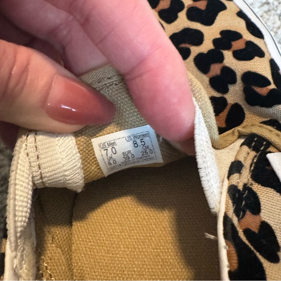 Vans textured Leopard Print Slip Ons 8.5 - Picture 15 of 15